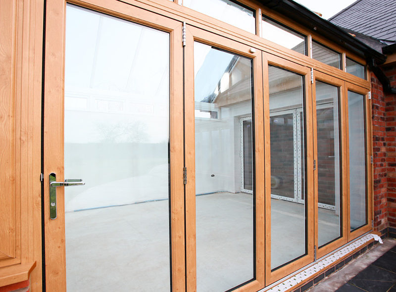 Bi-Fold Doors – Irish Oak