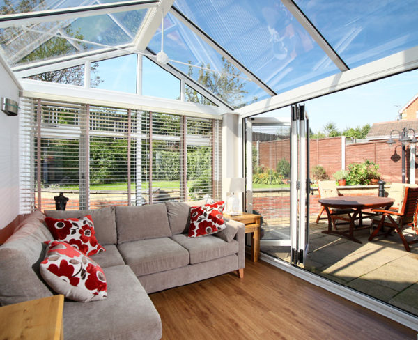 9 Top Tips for a Summertime Home Makeover