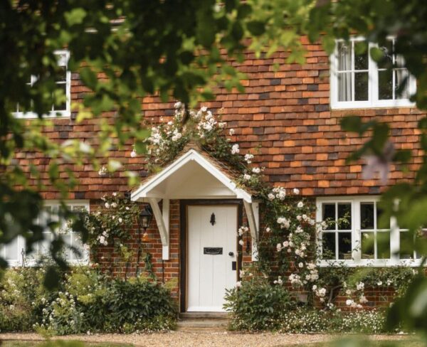 Best uPVC Windows for Cottages: Traditional Style Meets Modern Performance